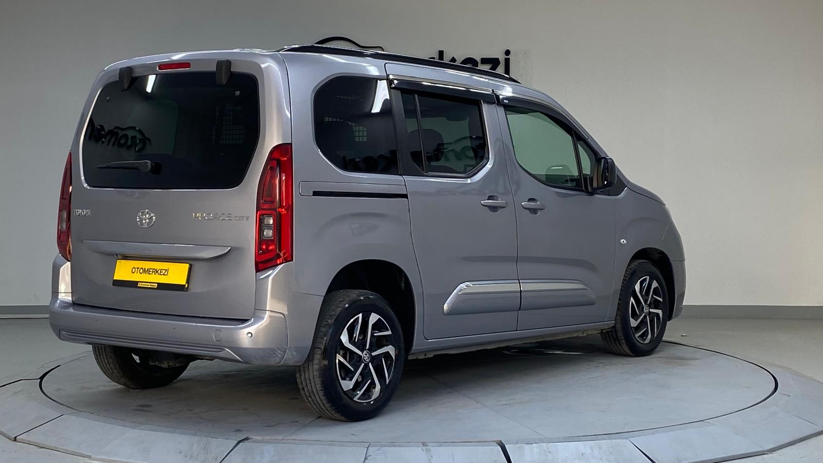 TOYOTA PROACE 3